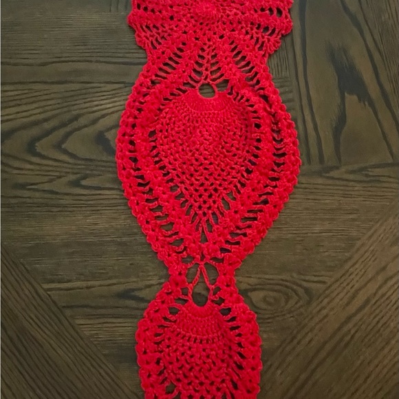 Table Runner - Picture 2 of 4